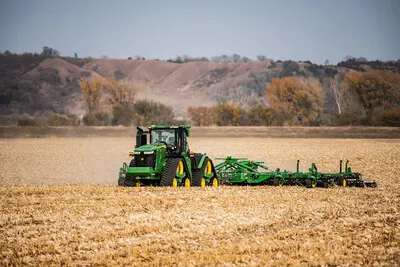 John Deere Autonomous 8R Tractor